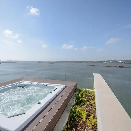 Arade Riverside Modern *