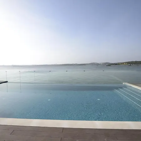 Arade Riverside Modern *