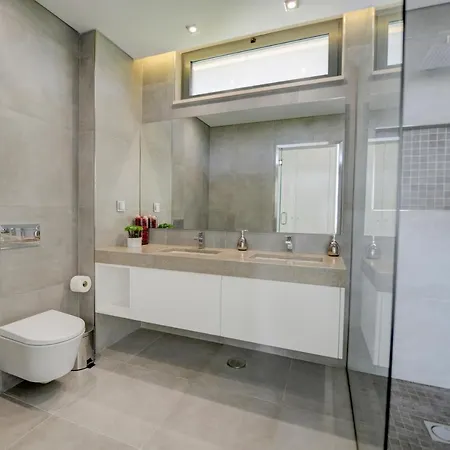 Arade Riverside Modern Estombar