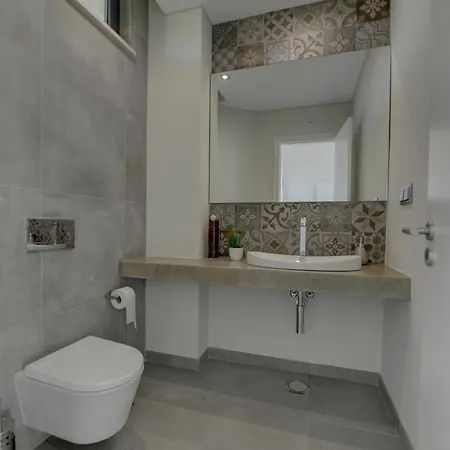 Apartment Arade Riverside Modern