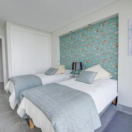 Arade Riverside Modern