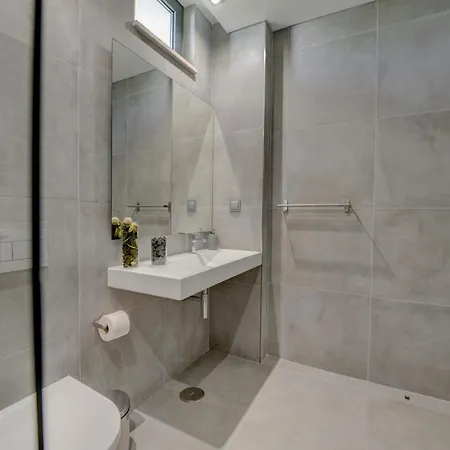 Arade Riverside Modern Apartman *