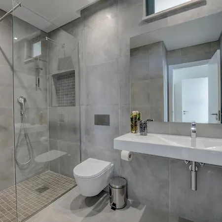 Arade Riverside Modern Apartman